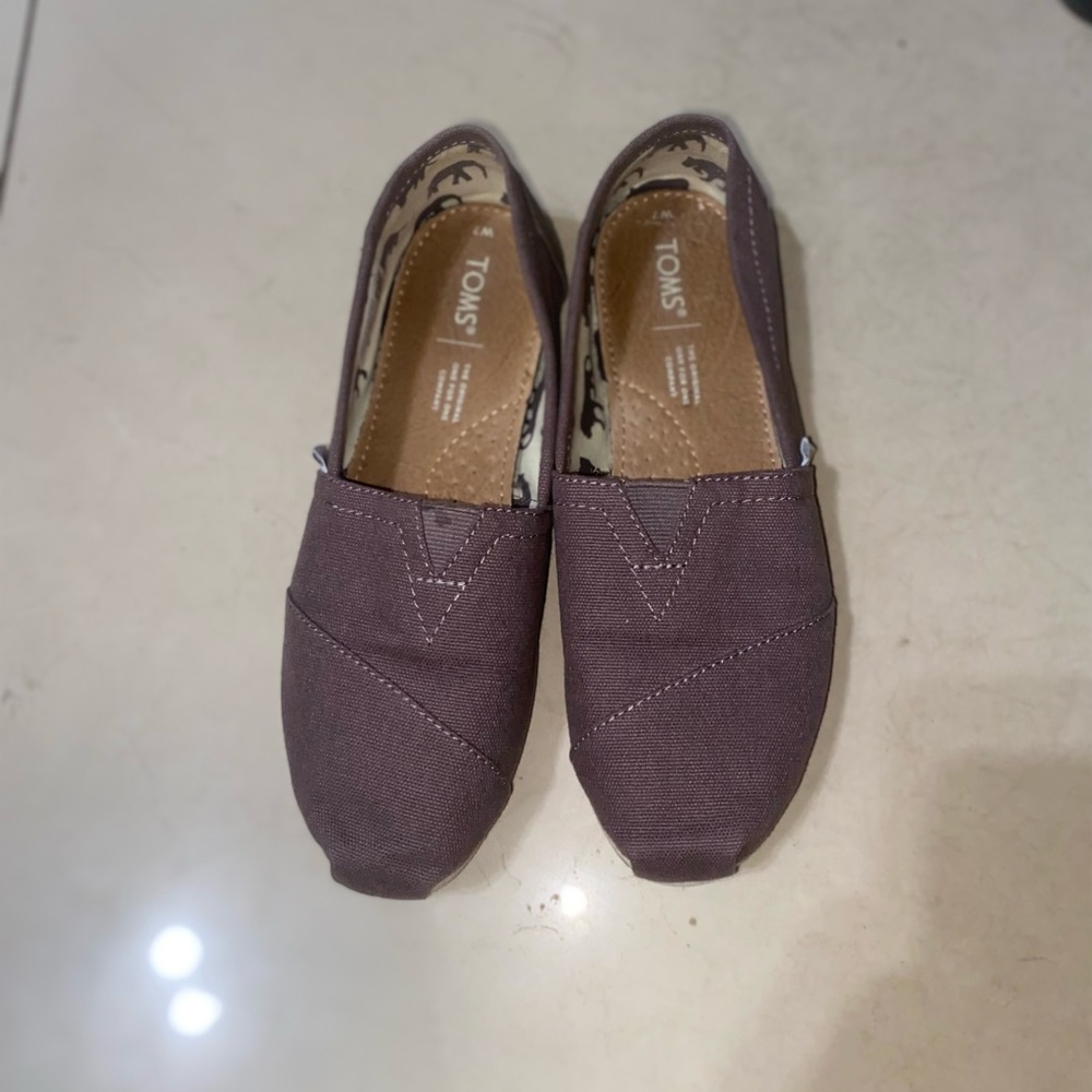 Gray TOMS